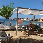 In Insel Rab 17562 Banjol