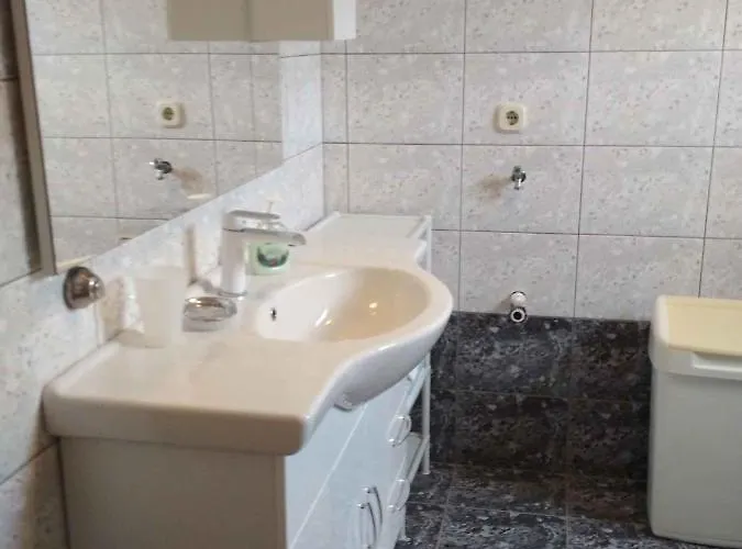 In Insel Rab 17562 Appartement Banjol