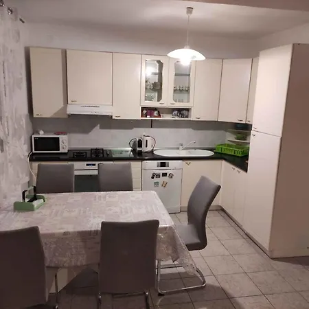 In Insel Rab 17562 Banjol