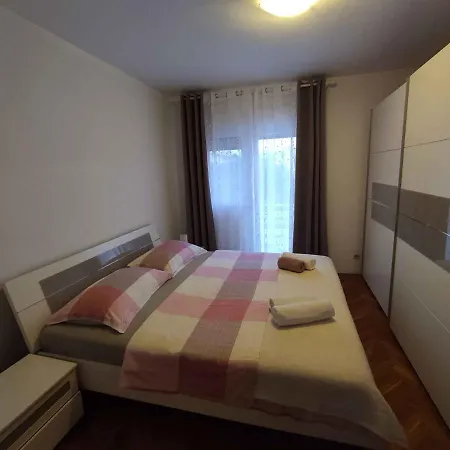 In Insel Rab 17562 * Banjol