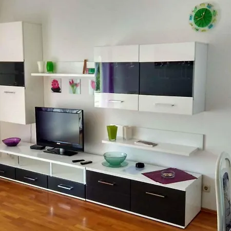 In Insel Rab 17562 Apartment Banjol