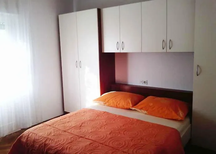 In Insel Rab 17562 Апартаменты